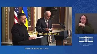 Biden sa počas Zelenského prejavu vysmrkal, a možno aj prdol,,,
