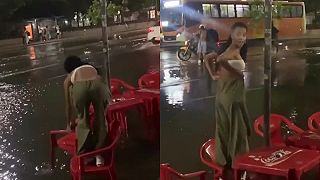 Pripitá mladá žena chcela všetkým ukázať, ako vie tancovať pri tyči