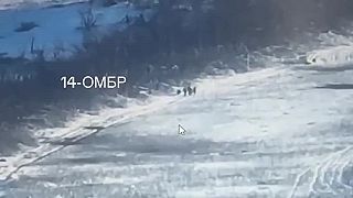 Okupantom rozhádzalo sandále