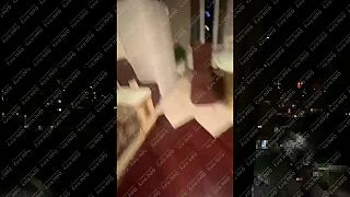Moment, keď samovražedný dron Šáhid-136 zasiahol výškovú obytnú budovu v Kyjeve