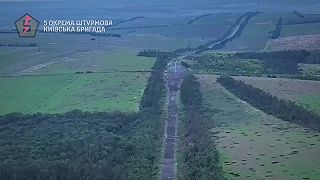 Pozemný dron pracuje na checkpointe okupantov