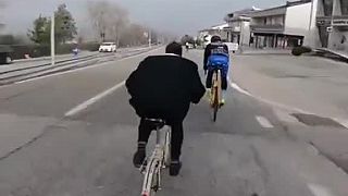 Zbesilá jazda Žida na bicykli