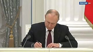 Podpis zmluvy medzi RF a odtrhnutymi republikami 21.2.2022