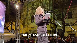 Dezolati v uliciach,a znova z papiera,,,