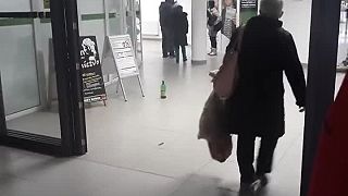 Suboj titanu sacurovske a jeden vranovcan... V budove urad prace