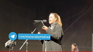 Zábava graduje,a opäť z papiera,,,