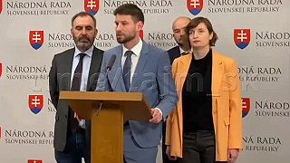 Ticho. Počúvajte :
Nemôžu mať všetko
