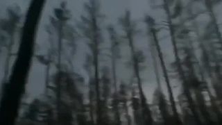 Zásah kazetovou muníciou z blízka. Natočené z pohľadu ruskej posádky tanku.