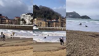 Kvôli plážovým fotkám párik prekvapila vlna, tá začala ženu unášať (Španielsko)