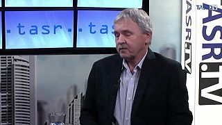 Strana PS vodu káže a víno pije. Znásilnené ženy. Slová vs. skutky