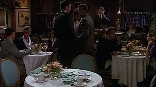 Priatelia S03E07 O pretekarskej posteli