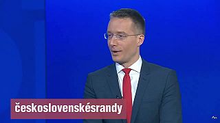 Známy moderátor dostal lekciu od pronárodného kandidáta