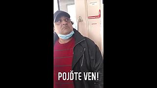 Pľuval, kradol, chcel ma uhryznúť a nakoniec skončil