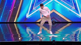 Felix Clements prináša do školy cool! Felix zatancoval na skladbu „Balance“ od L