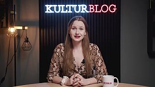 Lívia Pavlíková Dnešný svet sa hemží paradoxami, ktoré niečo naznačujú, ale čo!