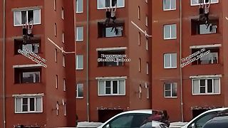 Dvaja Rusi a jedno okno