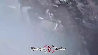 Okupanti sa schovávali pri zničenom tanku