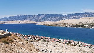 Výhľad na mesto Pag na chorvátskom ostrove Pag