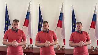 Bývalý Budajov štátny tajomník je vyšetrovaný políciou. Tečie mu do topánok