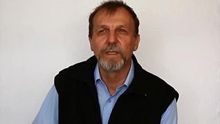 Básnik Juraj Cintula z Levíc na neho z davu vystrelil celkom päťkrát. Roberta