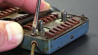 Renovácia brúsky na žiletky značky Siemens z roku 1938
