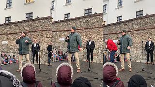 Marian Kotleba - Vieš ako hovorieval Karel Gott Tleskejte mi, já to mám rád!