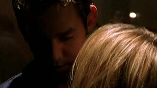 Buffy, přemožitelka upírů 2x01