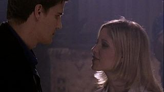 Buffy, přemožitelka upírů 2x13