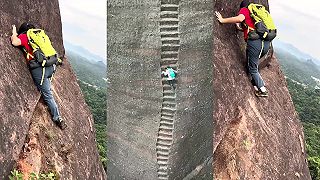Nebezpečné turistické chodníky v čínskych horách Tan-sia