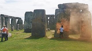 Klimatickí aktivisti z Just Stop Oil poškodili tisíce rokov starý Stonehenge