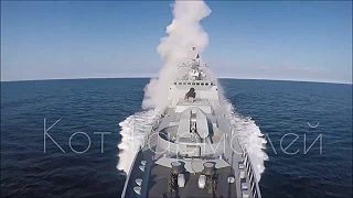 Odpálenie striel Kalibr z fregaty Admirál Makarov