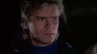 MacGyver 4x14 Zlata horecka