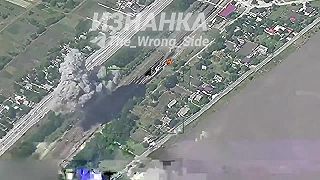 Ukrajinský vlak s vojenským vybavením zasiahnutý Ruskou raketou Iskander_M