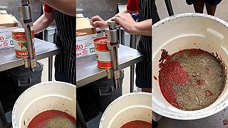 Keď profesionálny kuchár otvára konzervu paradajkového pyré