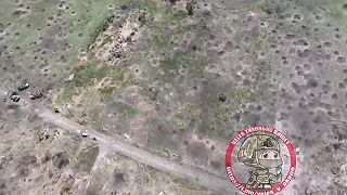Tri vyradené americké BVP M2A2 Bradley ODS-SA v obci Sokil
