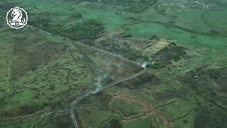 M2A2 Bradley kropí pozície okupantov