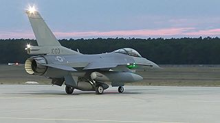 Prvé dve stíhačky F-16 Block 70/72 sú už na Slovensku