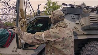Ruskí vojaci ukoristili Azovčanom obrnené vozidlo BTR-4E