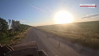 Ukoristený T-80BVM a jeho evakuácia na Ukrajinu
