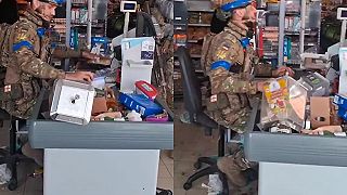Ukrajinskí okupanti sa natočili, ako rabujú ruský supermarket