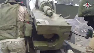 Rusi vyrabovali múzeum a na front dotiahli poľné delo M1954 (M-46)