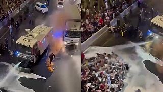 Na rozohnanie protestujúcich v Tel Avive boli použité vodné delá