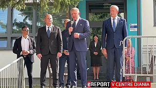 R. Fico po atentáte znovu v Handlovej. Otvorenie novej strednej školy