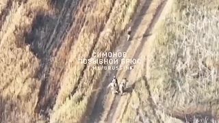 Ukrajinských vojakov, ktorí evakuovali spolubojovníka, roztrhal tankový náboj