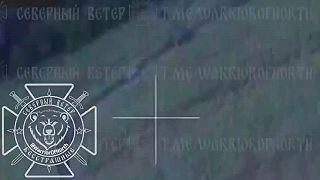 Ruské FPV drony rozoberajú ukrajinskú vojenskú techniku v Kurskej oblasti