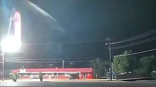 STOMETROVÝ OKŘÍDLENÝ HUMANOID? PĚT KILOMETRŮ ŠIROKÉ UFO?