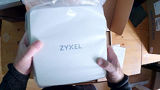 Zyxel Nebula FWA710 5G unboxing
