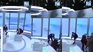 Rudolf Huliak na stoličke nešťastne pošmykol a spadol.Vstať mu pomáhal aj štáb