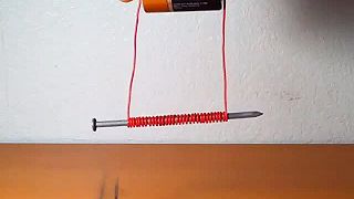 Domácí elektromagnet.