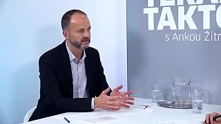 Zarobia 56 miliónov eur denne! Štát na svojich zamestnancoch nešetrí